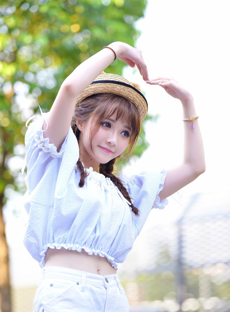 从前看脸蛋，如今重内涵[lizhigushicom]。